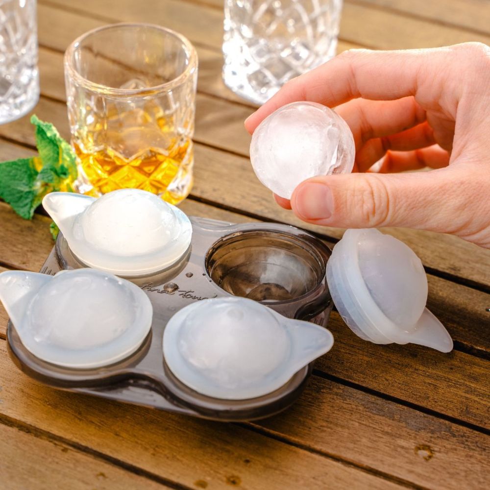 Shotgläser-Set mit Eiskugeln